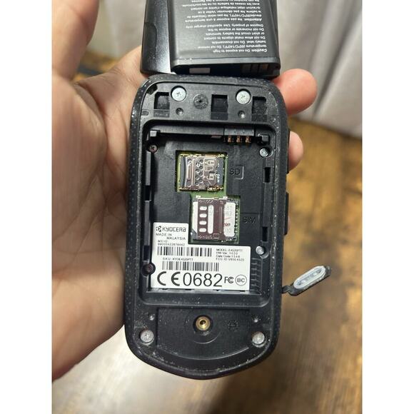 Kyocera DuraXV - Page Plus Straight Talk - Black (Verizon) Smartphone Basic Flip - Picture 16 of 16